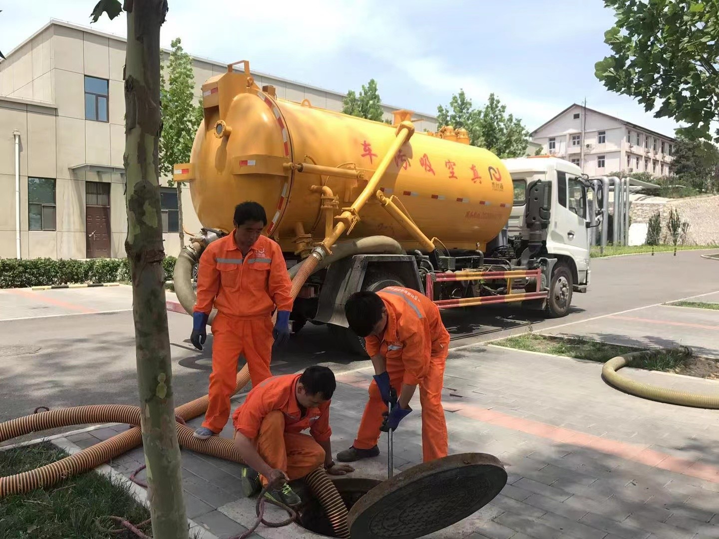 蜀山化粪池清理与5-8吨吸粪车施工效率分析